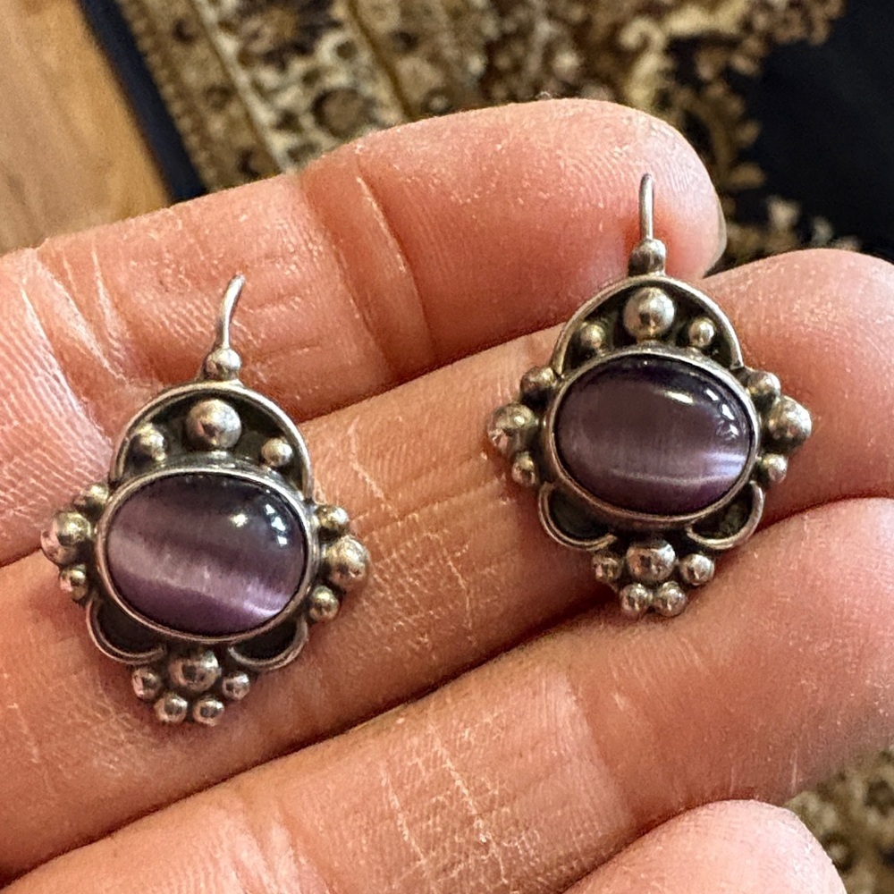 VINTAGE 90s ATI MEXICO .925 STERLING SILVER PURPLE TIGER'S EYE HOOK 1" EARRINGS